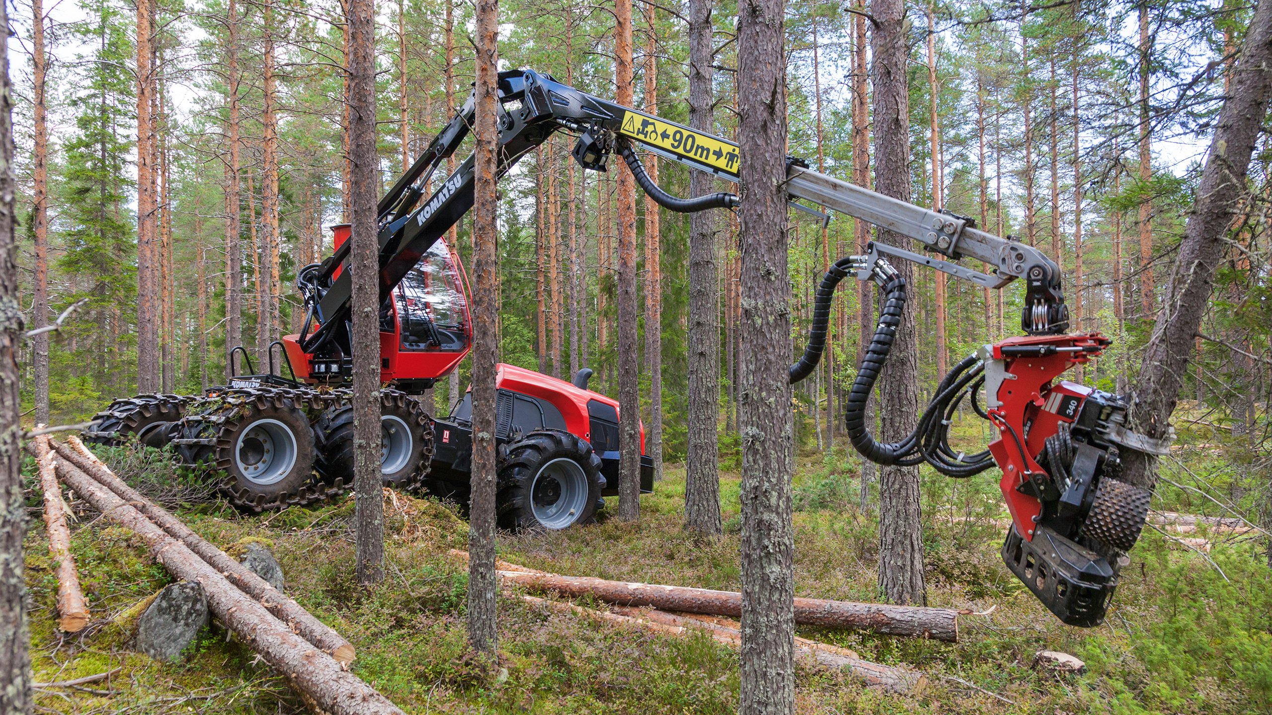 Komatsu 901 with a great reach