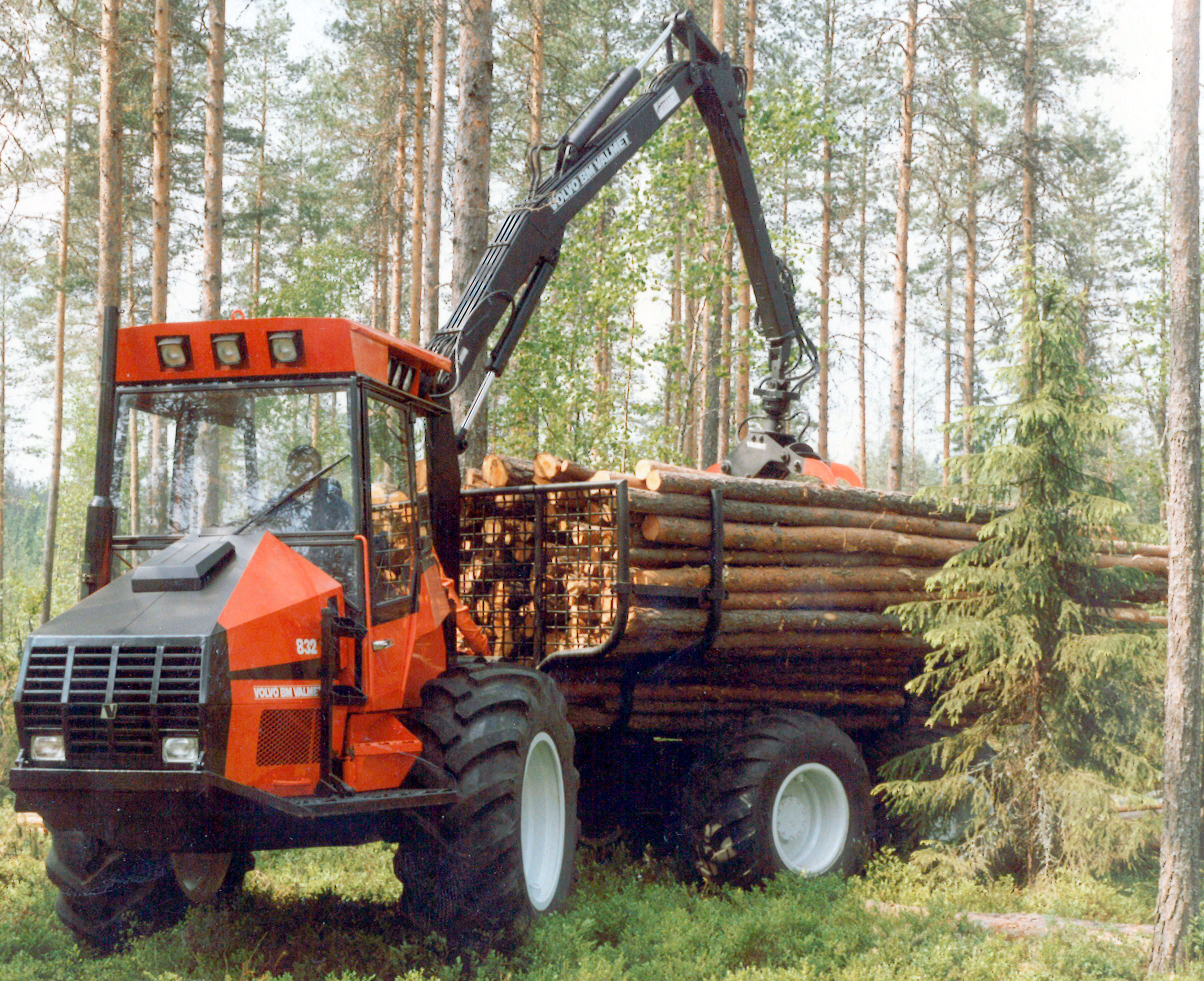 Volvo BM Valmet 832