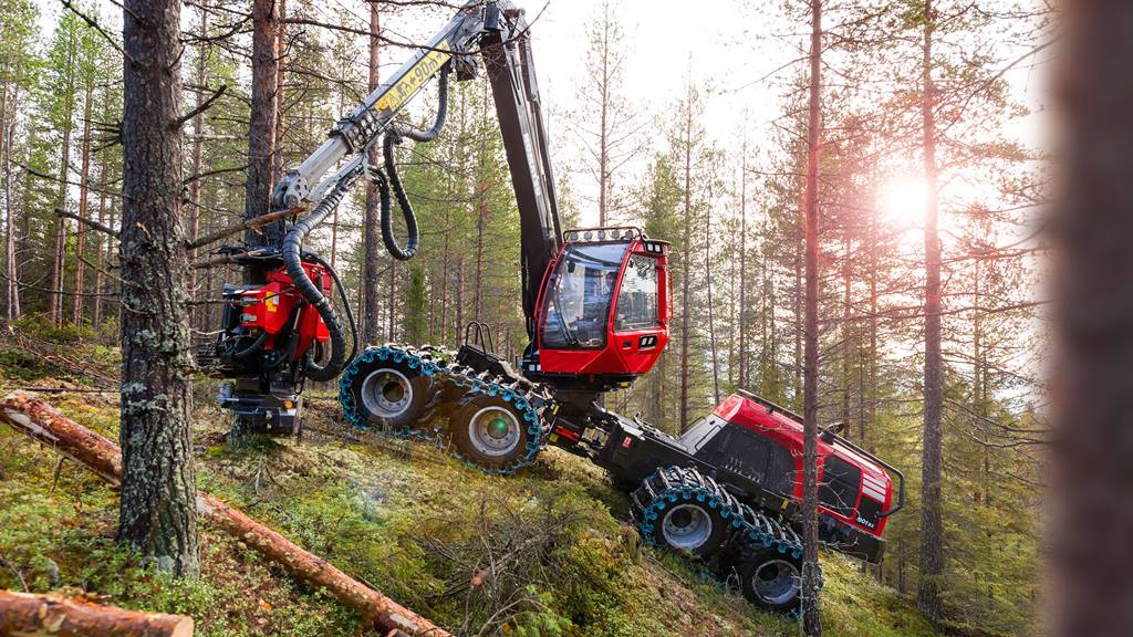 Komatsu 901XC saapuu Sotkamoon perjantaina ja lauantaina 23. - 24. helmikuuta
