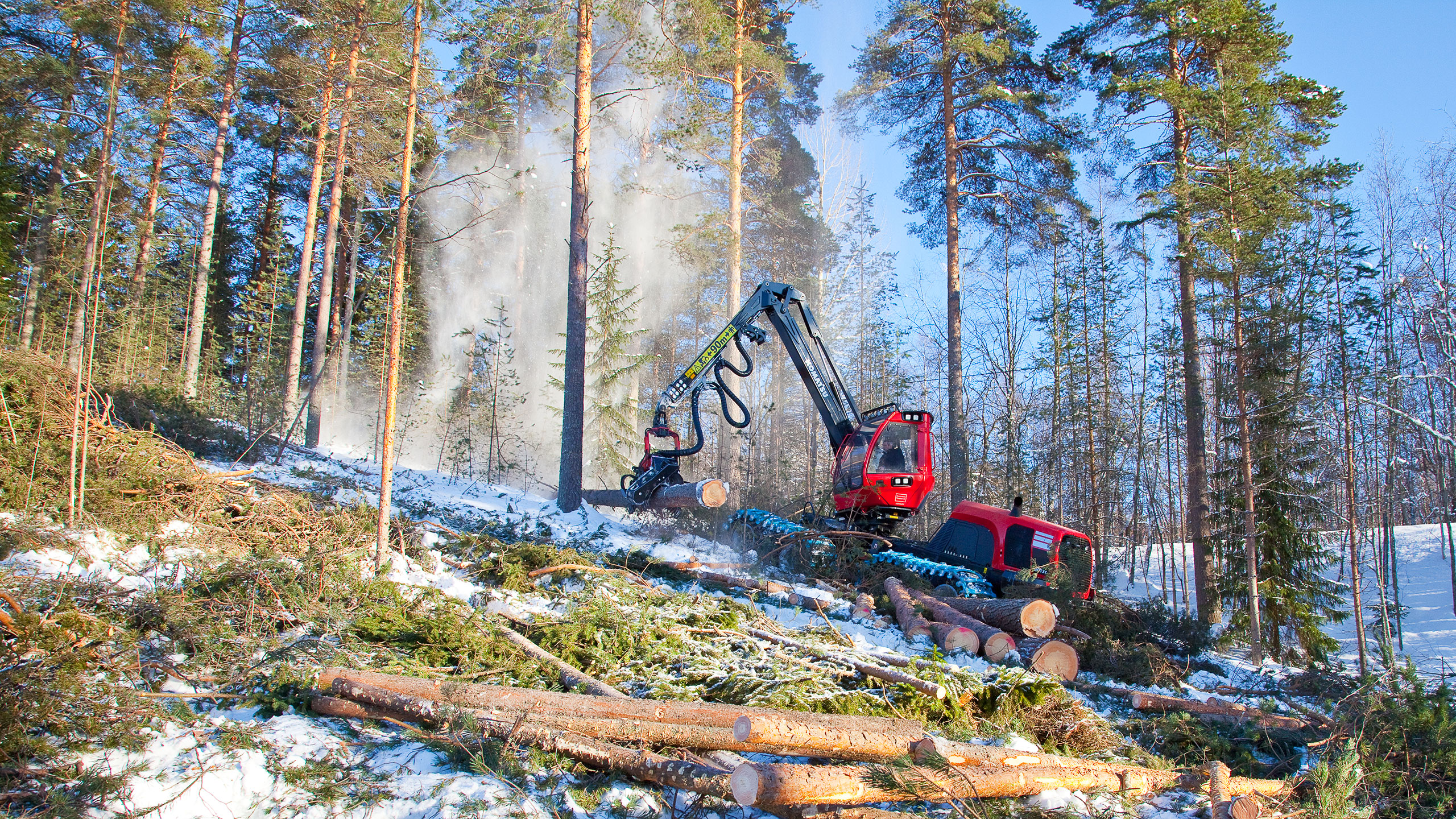 Metsäurakointi Piirainen Oy:n Komatsu 901XC, ensimmäinen Suomessa