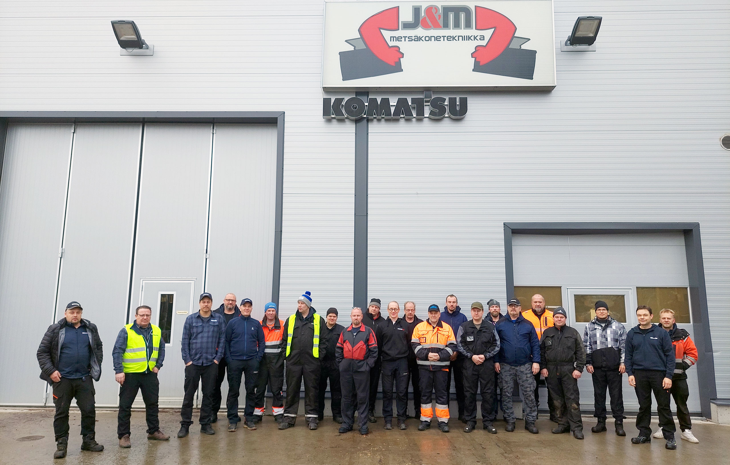 Komatsu Forest Oy järjesti teknistä koulutusta Suomen metsäkoneasentajille Tolosenmäellä Kiteellä.