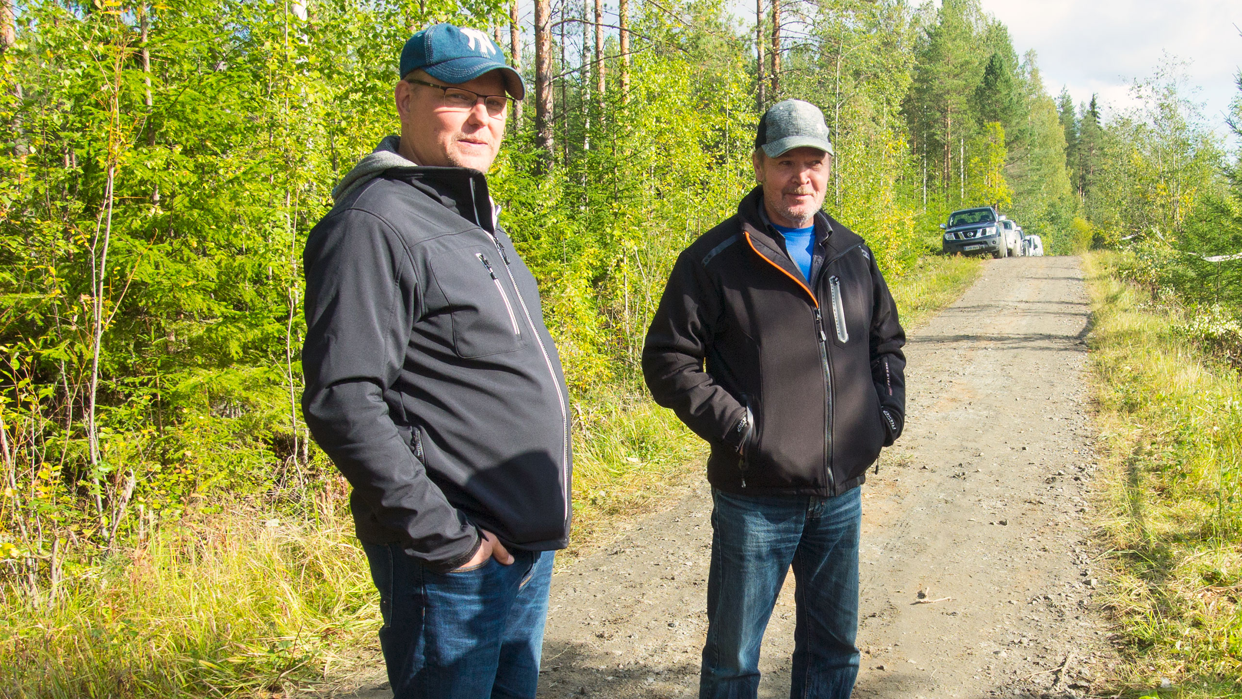 Koneyrittäjät Mikko Hinkkanen Simpeleeltä (vas.) ja Asko Lindgren Puumalasta jaksoivat ottaa aktiivisesti osaa keskusteluihin koko pitkän päivän ajan