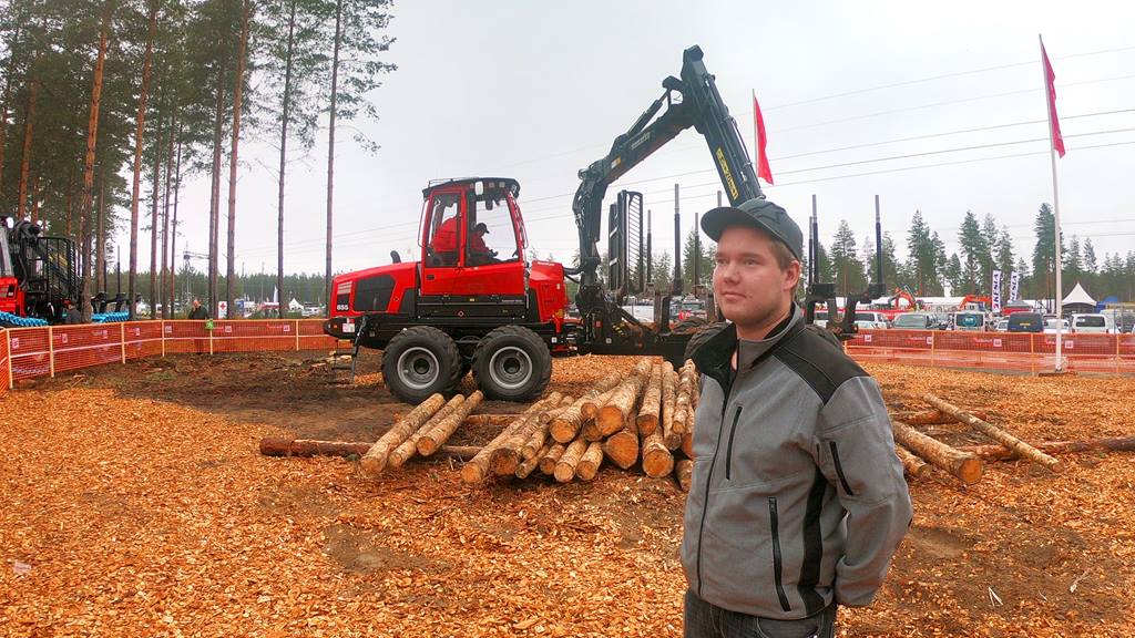 Teuvo Turves FinnMETKO 2018 -näyttelyssä kokeiltuaan SmartFlow-kuormatraktoria: – Ei olisi uskonut