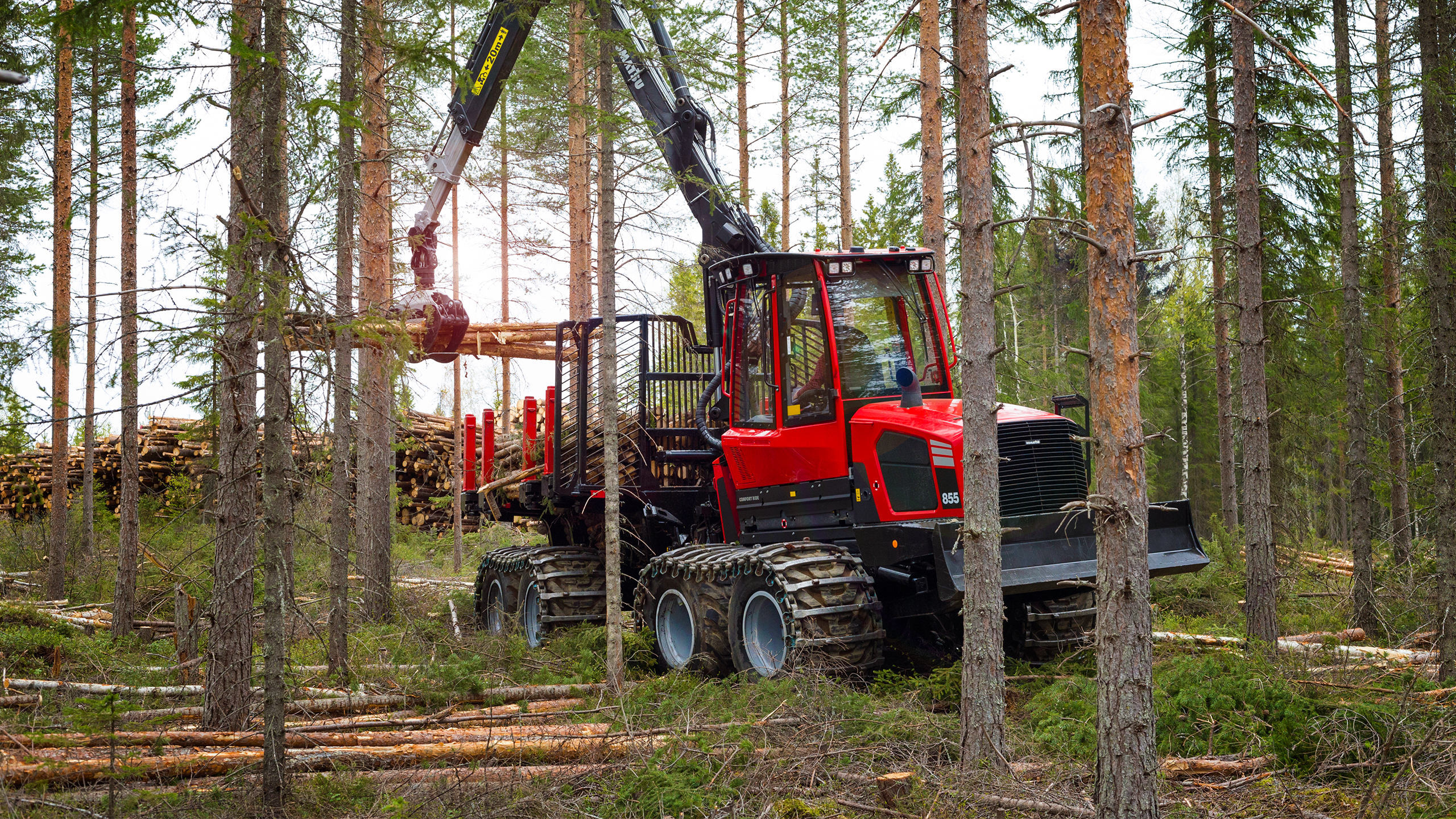 Komatsu 855 forwarder